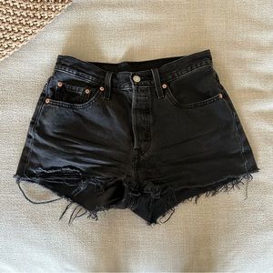 Levi 501 denim shorts ✨